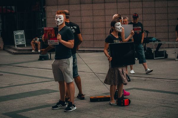 Vegán aktivisták cube of truth demonstráció
